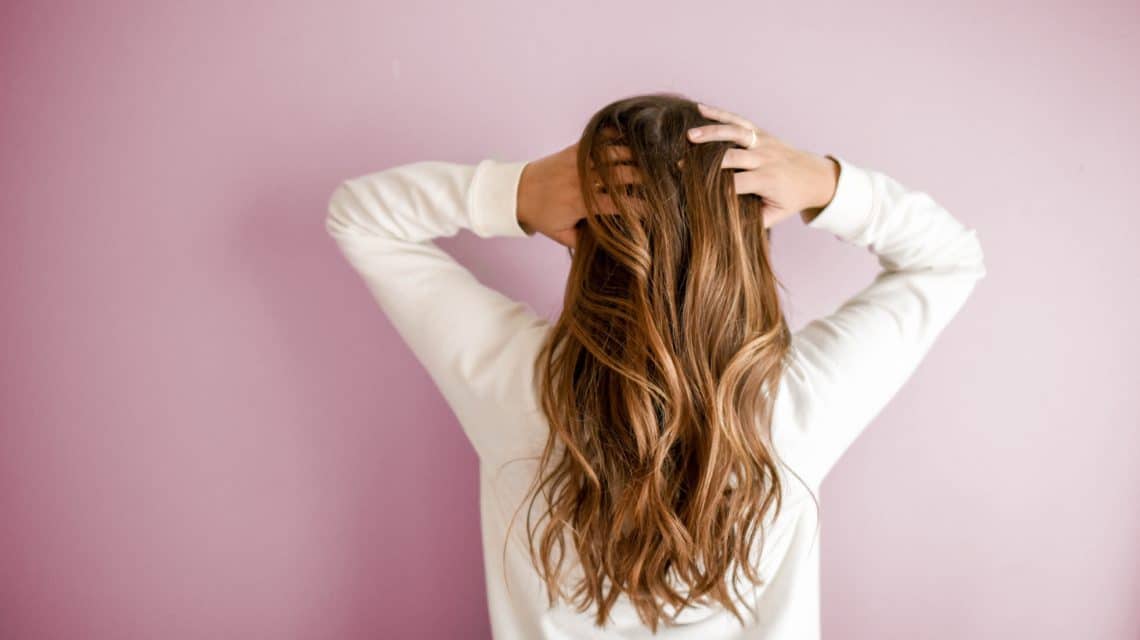 girl hair back turned